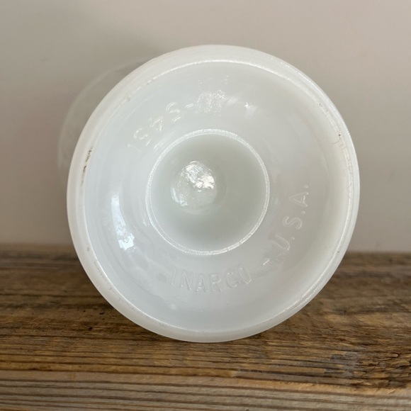 Milk glass Pedestal planter - Picture 3 of 4